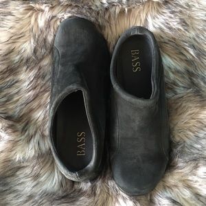Bass Chandel Black Suede Clogs Sz 8-1/2